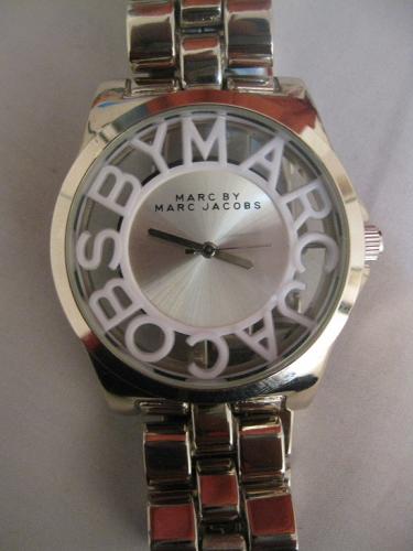  Reloj para Dama marca MARC JACOBS metalico - Imagen 1