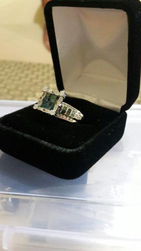 Vendo anillo de oro blanco con diamantes azul - Imagen 2