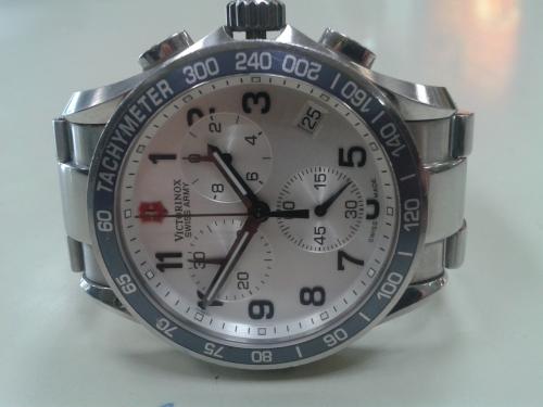 Reloj Victorinox Swiss Army Cronografo vendo  - Imagen 1