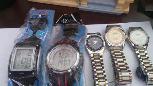vndo relojes buenos bonitos baratos marca xin - Imagen 2