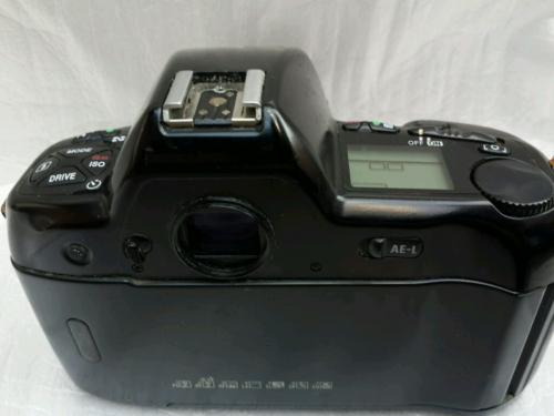 Vendo 60 Fijos Camara Nikon N90s con lente  - Imagen 3