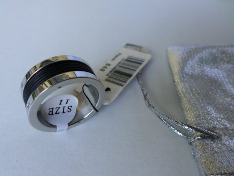 anillo talla11 en acero color platacon un  - Imagen 3