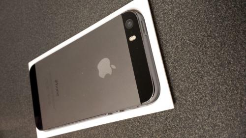 Hola  Quiero vender mi iphone Apple 5s sella - Imagen 1