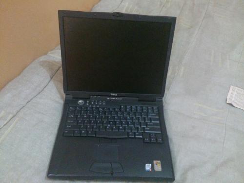 Vendo Laptop Dell Inspiron 8220 problema de v - Imagen 1