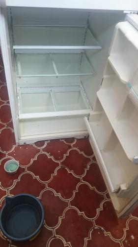 vendo refrigerador de 12 pies grande es frio  - Imagen 3