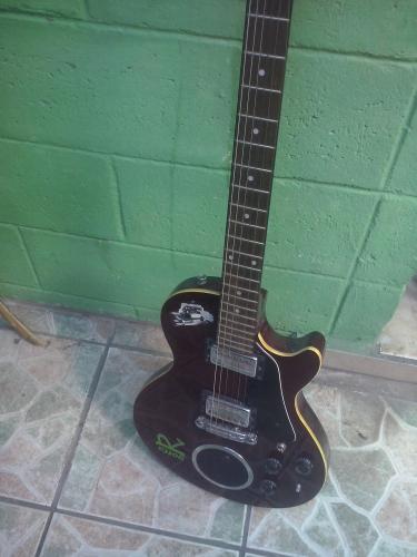 Se vende Guitarra Electrica Clasica: en buen  - Imagen 1