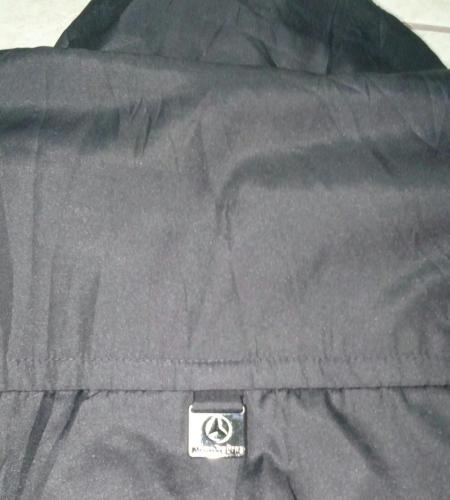 Mercedes Benz Bonita chaqueta dice talla S pe - Imagen 3
