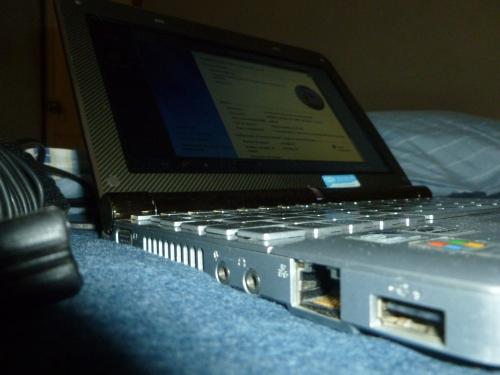 En venta mini laptop Toshiba nítida 1 RAM Di - Imagen 3
