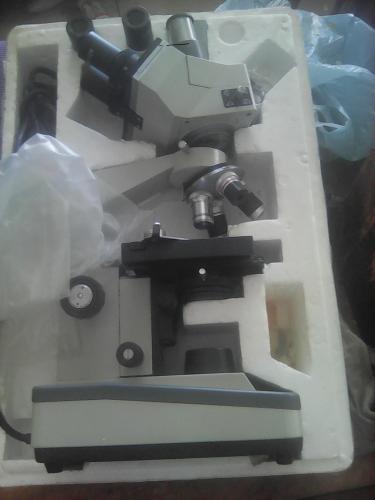 microscopio analitico completo 4x10x40x100 - Imagen 1