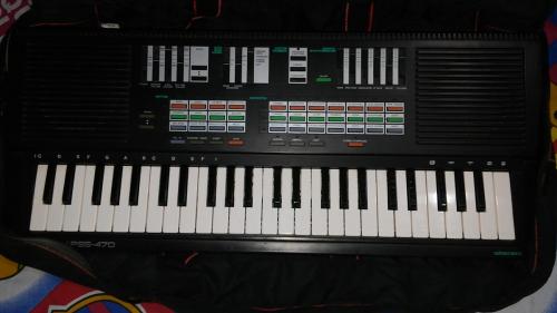 Vendo 60 teclado Yamaha pss470 perfecto par - Imagen 1