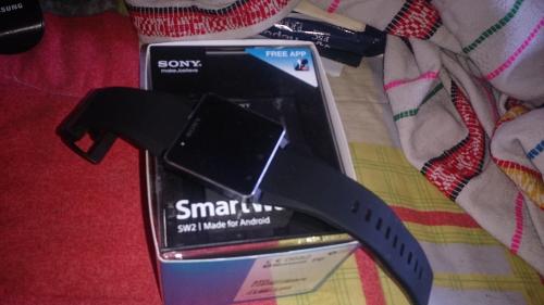 Vendo elegante y til SmartWatch marca Sony - Imagen 1