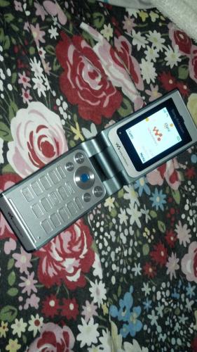 Sony Ericsson W380i modelo retro buen telef - Imagen 1