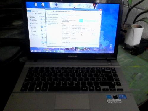 Vendo laptop Samsung np300 como nueva con si - Imagen 1
