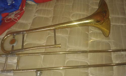 vendo trombon en 125 dolares - Imagen 1