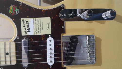 Vendo 700 Guitarra Electrica Fender Deluxe  - Imagen 3