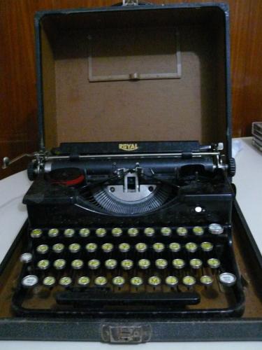 VENDO O ALQUILO   maquina de escribir antigu - Imagen 1