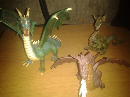 vendo estos 3 dragones 2 alados y uno de roc - Imagen 1