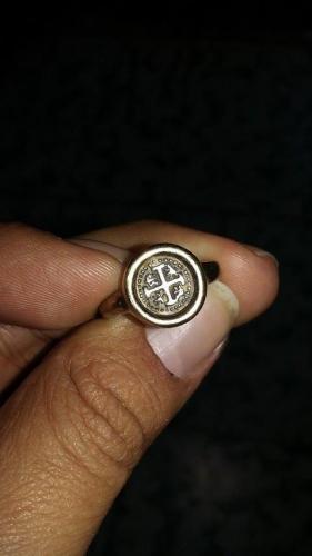 vendo anillo de oro de 10K con simbolos extra - Imagen 3