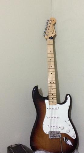 vendo guitarra stratocaster standard + hard c - Imagen 1