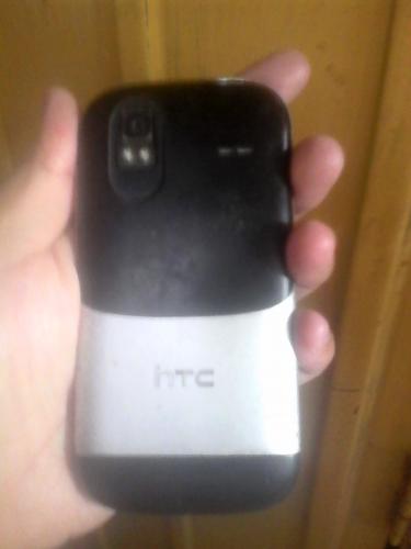 Vendo HTC PH85110 no enciende tiene quebrado  - Imagen 2