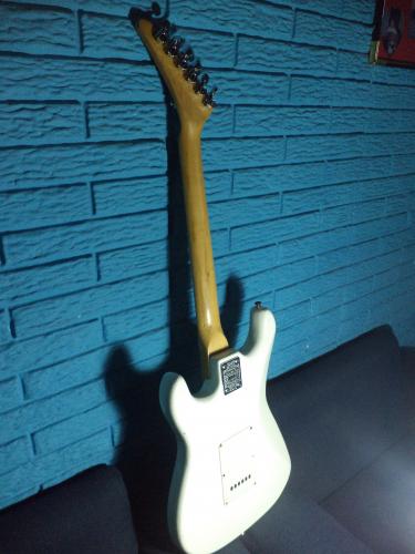 Vendo Guitarra Electrica Kramer Made in USA t - Imagen 3