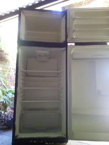 8500 Refrigeradora CETRON de 16 pies USADA - Imagen 1