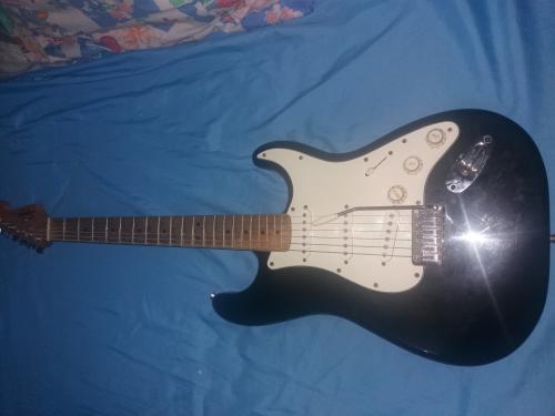 Guitarra electrica Squier Strat Fender la d - Imagen 2