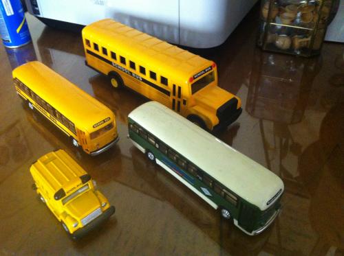 Vendo autobuses de colección escalas 1:43 y  - Imagen 2