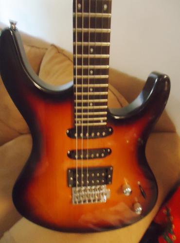 Vendo guitarra electrica marca Washburn model - Imagen 1