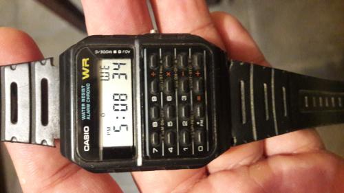 Vendo reloj calculadora Casio todo un clasico - Imagen 1