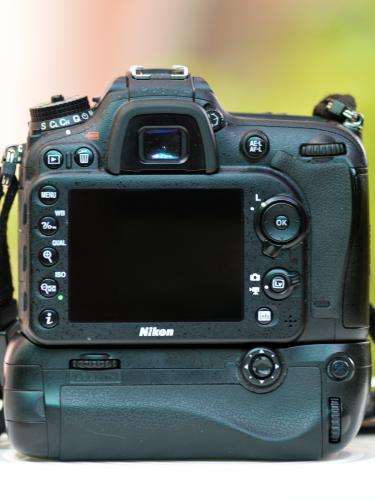Vendo cuerpo de Nikon D7100 que incluye:  1 C - Imagen 2