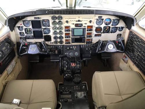 Se vende Beechcraft king air c90a  con 60 hor - Imagen 3