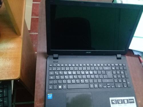 Laptop acer e15 disco de 500gb memoria ram de - Imagen 2