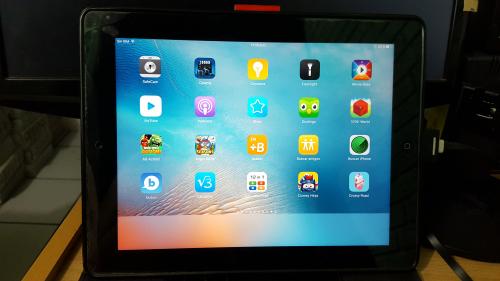 Vendo Tablet APPLE 64 GB con ranura de micro  - Imagen 1