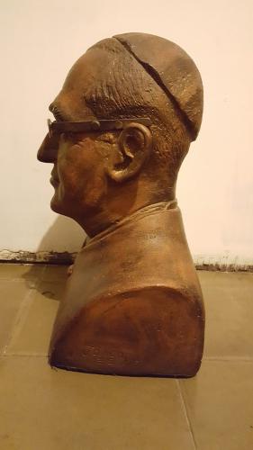 Busto de Mons Romero en venta en tecnica hig - Imagen 2