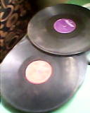 vendoi discos antiguos 45 rpm son 46 y 33rpm  - Imagen 1