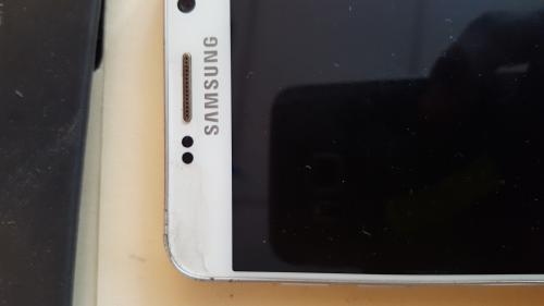 Samsung note 5 de 32 Gb  detalle en la parte - Imagen 3