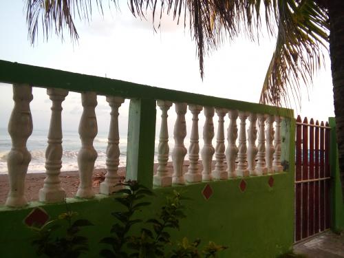 Casa a orilla del mar en  Playa Dorada Km 9 - Imagen 3