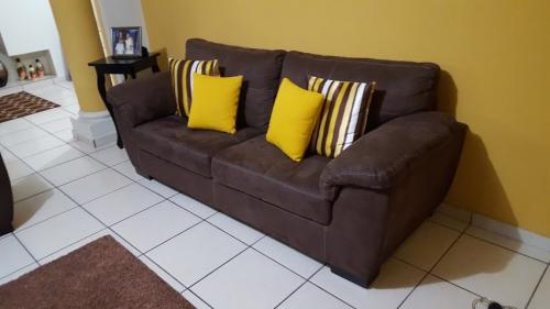 Se vende sofas en perfecto estado  - Imagen 3