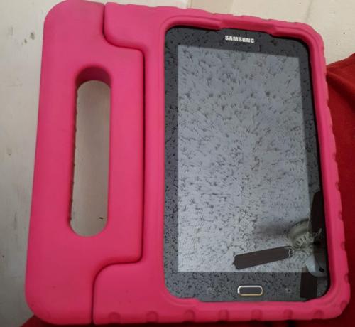 Vendo Tablet Samsung 100 estado impecable  - Imagen 2