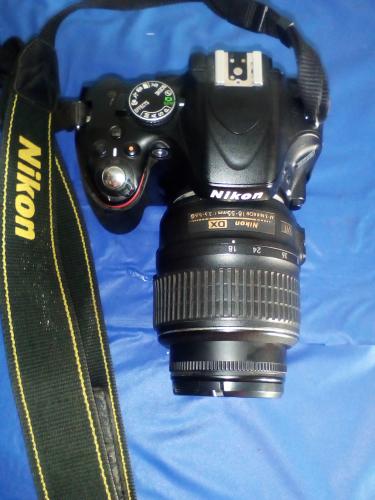 Vendo camara Nikon d5100 en perfecto estado  - Imagen 1