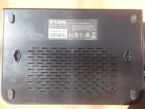 Vendo Switch Dlink DES1024A nuevo con sus p - Imagen 3