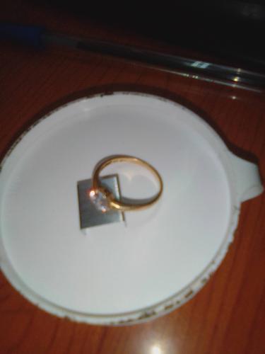 Vendo anillo de compromiso de oro 14k de un d - Imagen 1