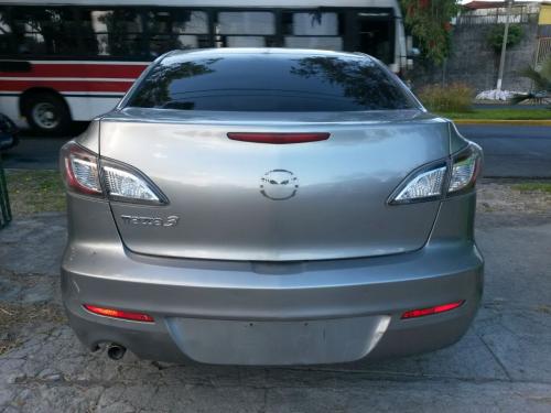 Se vende Mazda 3 año 2012 para reparar un da - Imagen 2