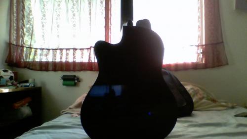 Vendo bonita guitarra acustica marca sevilla - Imagen 2