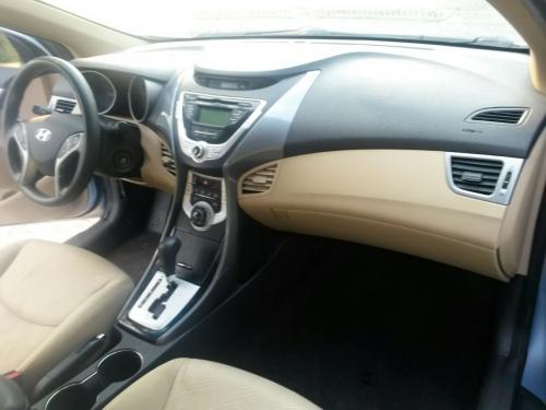 Vendo Hyundai Elantra 2011 automtico bolsas - Imagen 2