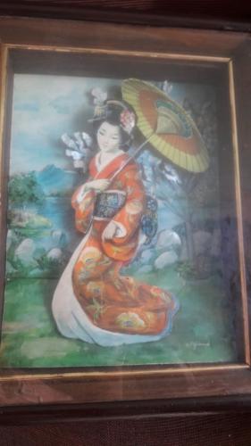 vendo cuadro antiguo de geisha de relieve - Imagen 1