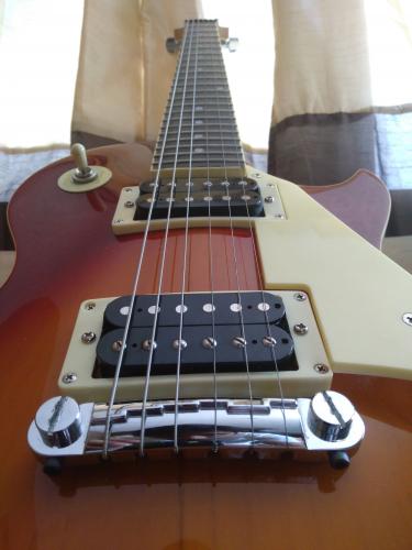 Guitarra Eléctrica estilo Les Paul de Gibson - Imagen 2