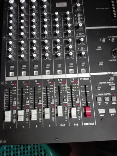 Mixer Yamaha n8 250 neg Para usarla en vivo  - Imagen 3