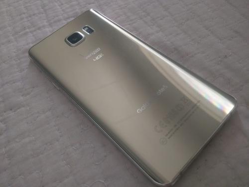 Samsung Galaxy Note 5 Tiene detalles de carca - Imagen 2